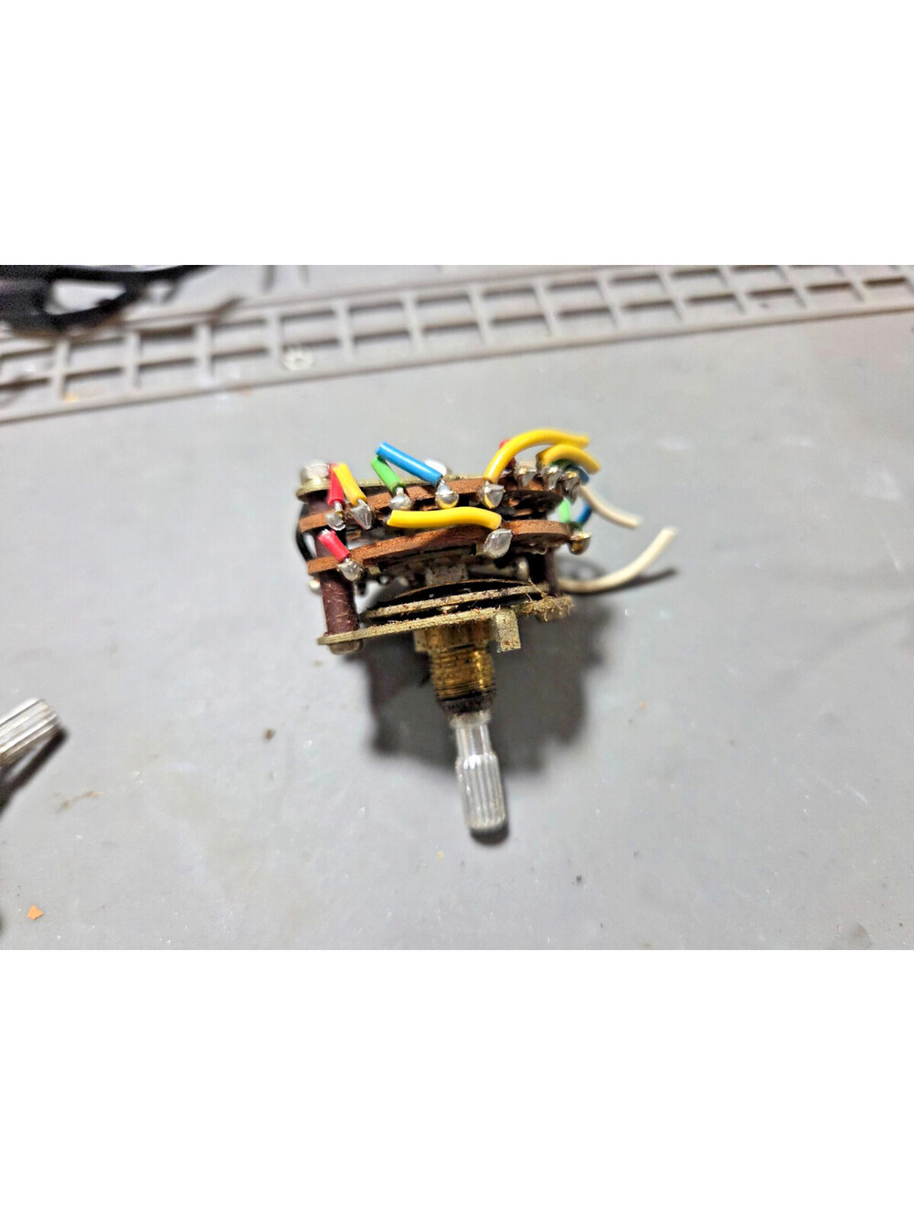 CHANNEL CHANGER MECHANISM FOR REGENCY CR-186 MOBILE CB RADIO